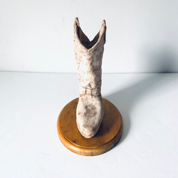 Pottery ceramic cowboy boot on display - Picture 2 of 6